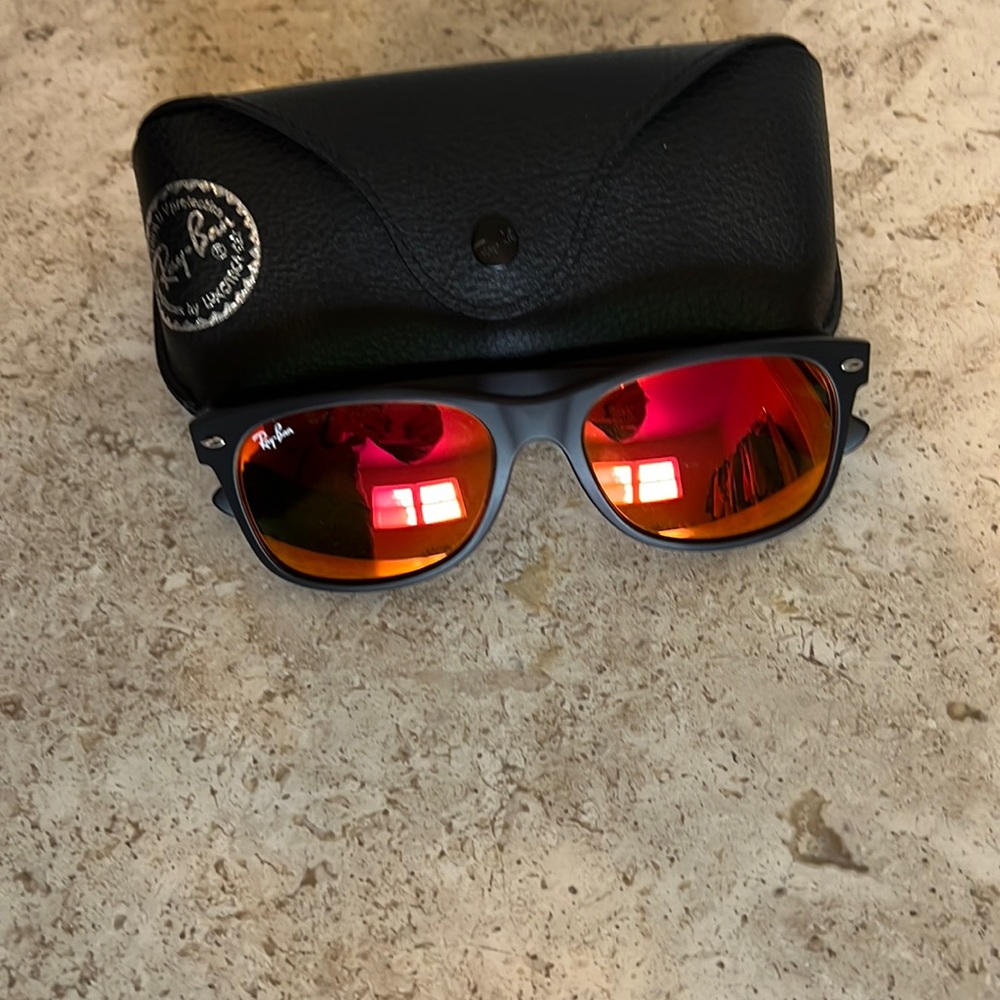New wayfarers. Never worn. Model RB2132